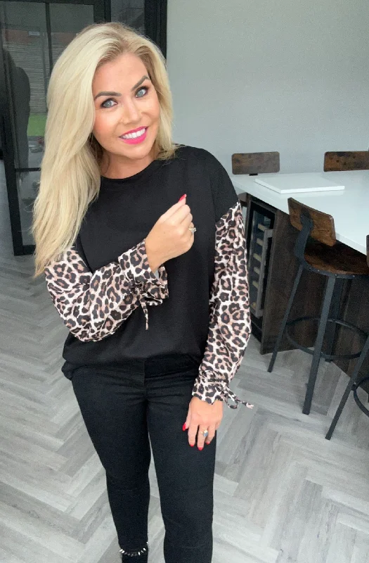 'Libby' leopard sleeve top black